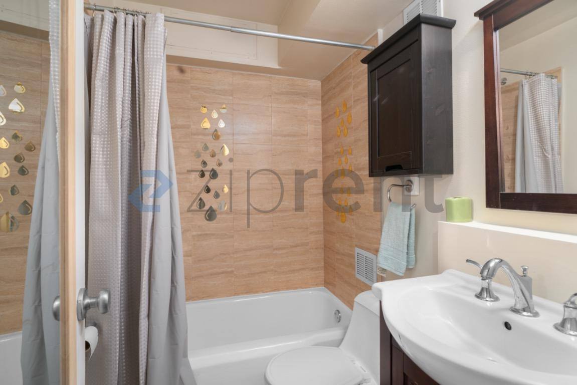 Apartment for rent at 1205 SW Cardinell Dr #401, Portland, OR 97201