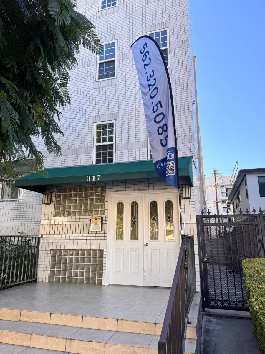 Apartment for rent at 317 S Hamel Rd, Los Angeles, CA 90048