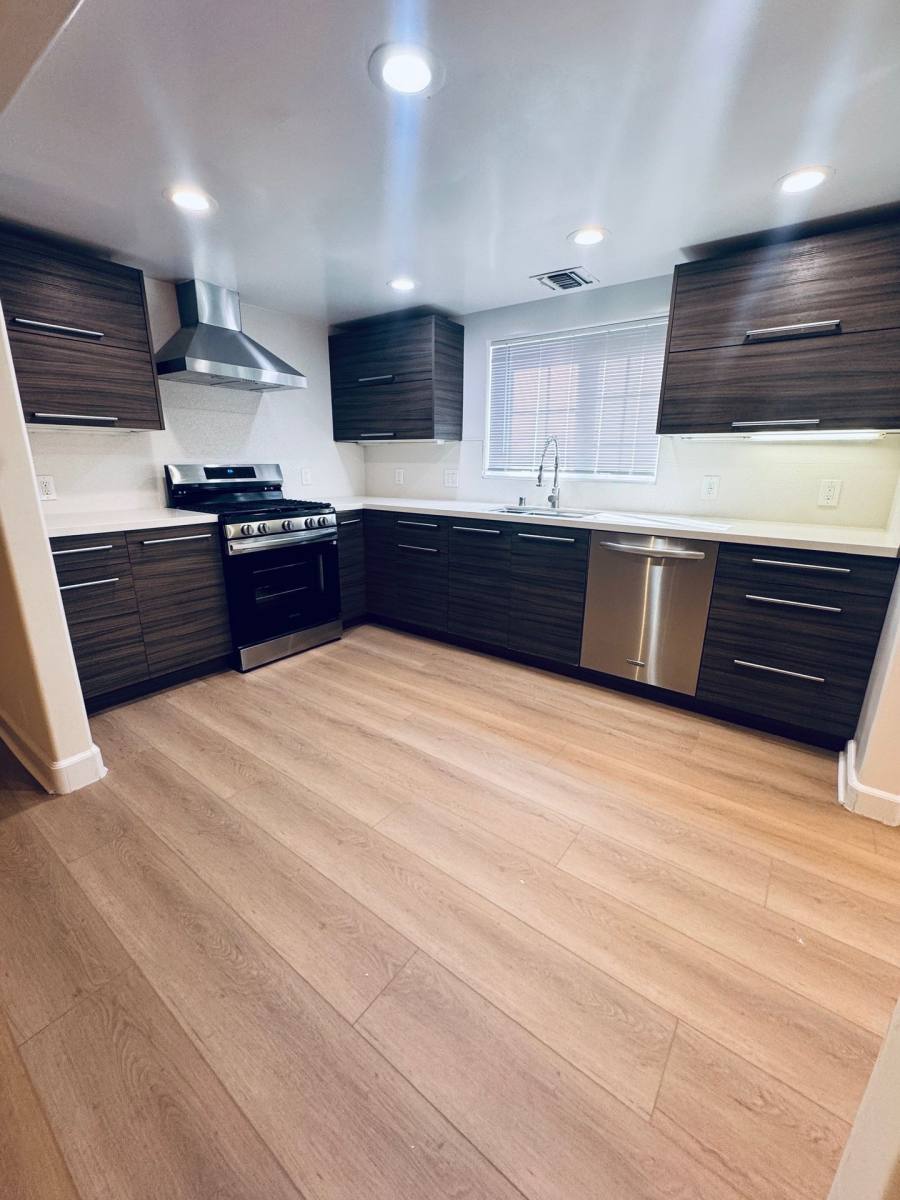 Apartment for rent at 317 S Hamel Rd, Los Angeles, CA 90048
