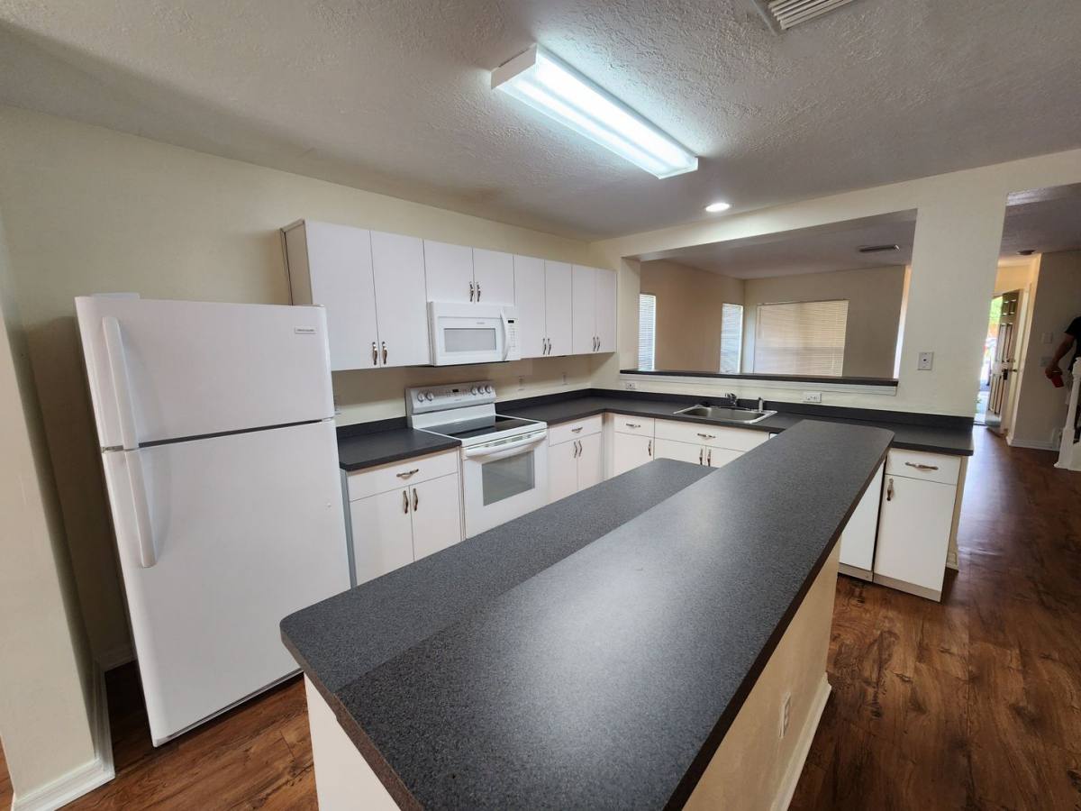 Townhouse for rent at 10854 Lake St Charles Blvd, Riverview, FL 33578