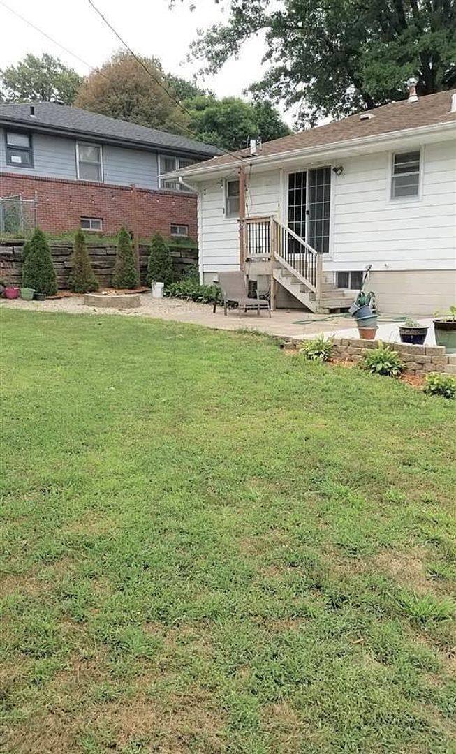 House for rent at 6226 Oak St, Omaha, NE 68106