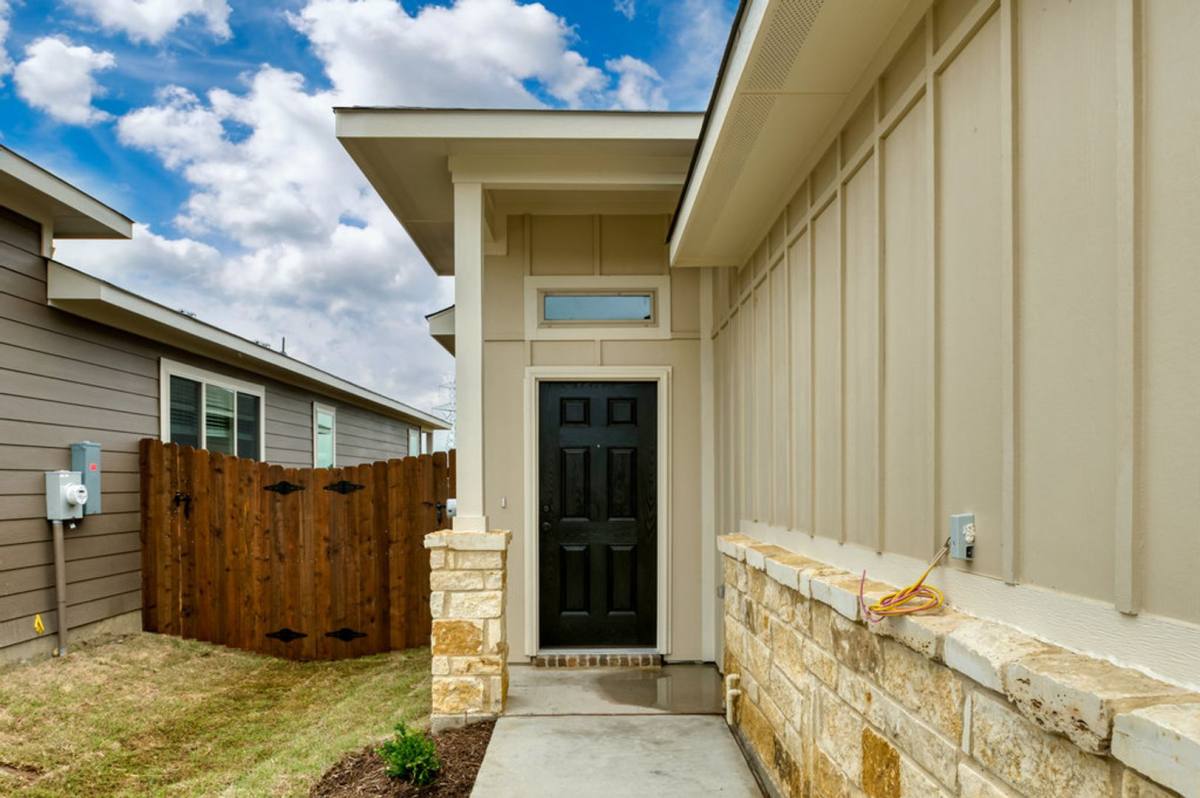 Townhouse for rent at 620 Harvest Moon Dr, Venus, TX 76084