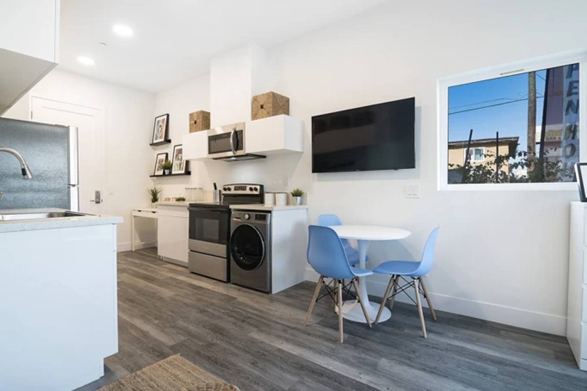 Apartment for rent at 13919 S Normandie Ave, Gardena, CA 90249