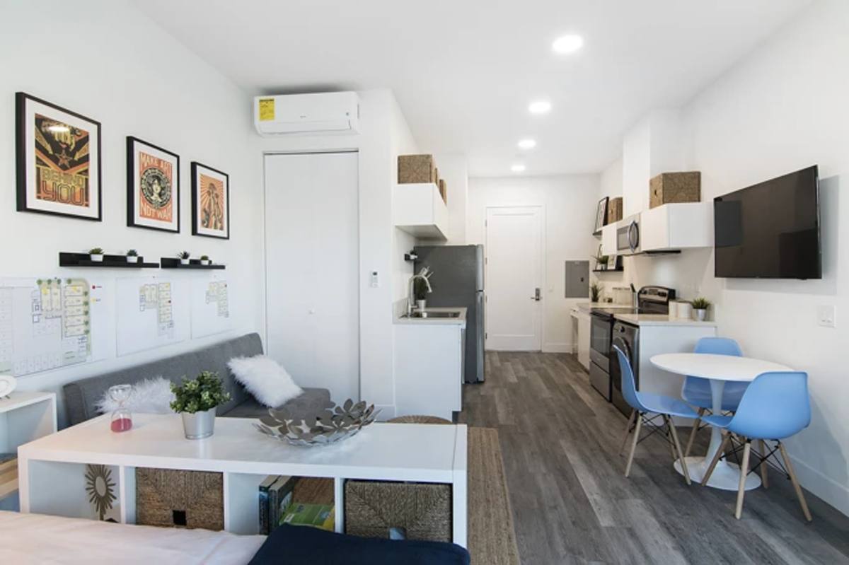 Apartment for rent at 13919 S Normandie Ave, Gardena, CA 90249