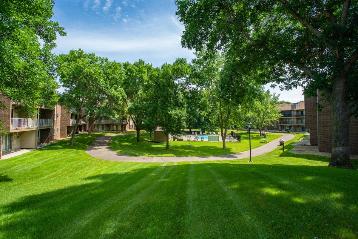 Apartment for rent at 3900 Plymouth Blvd, Minneapolis, MN 55446