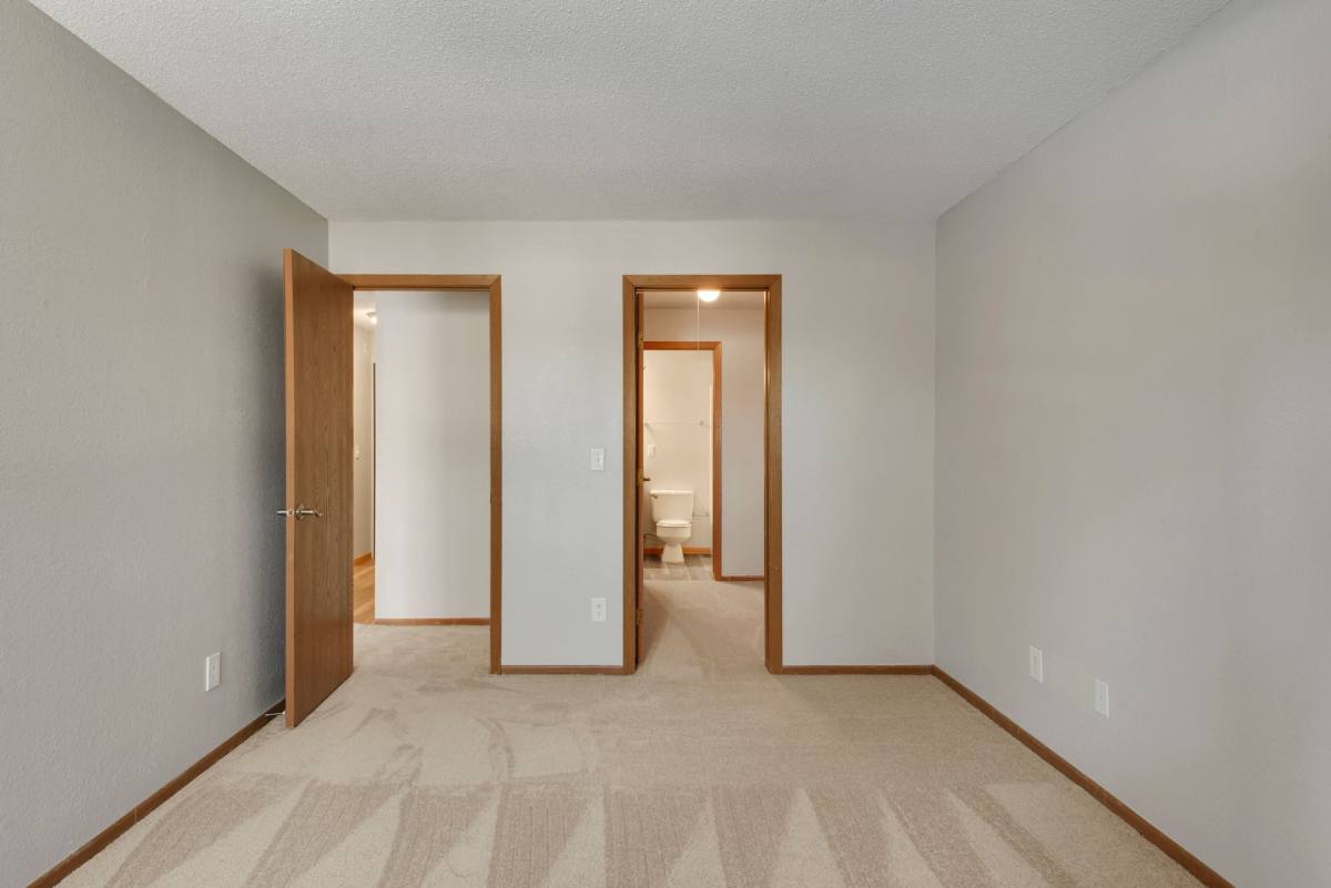 Apartment for rent at 3900 Plymouth Blvd, Minneapolis, MN 55446