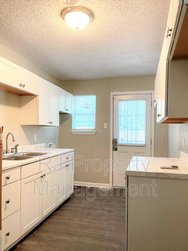 House for rent at 1437 Castalia St, Memphis, TN 38114