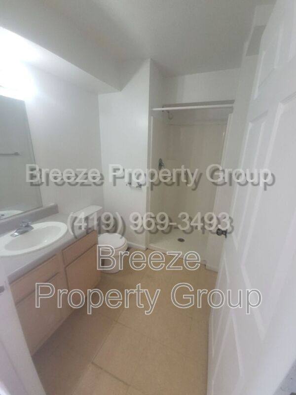 Apartment for rent at 521 Hope St, Lima, OH 45804
