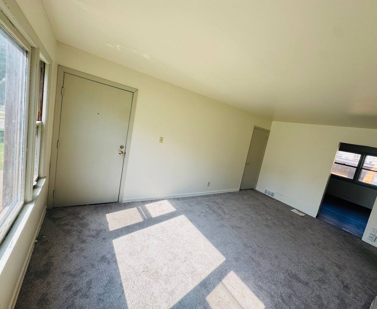 Apartment for rent at 156 S Grand Ave, Waukesha, WI 53186