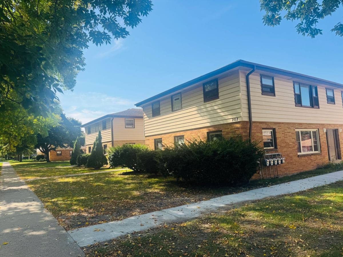 Apartment for rent at 156 S Grand Ave, Waukesha, WI 53186