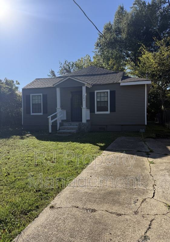 House for rent at 705 Harahan Rd, Memphis, TN 38109