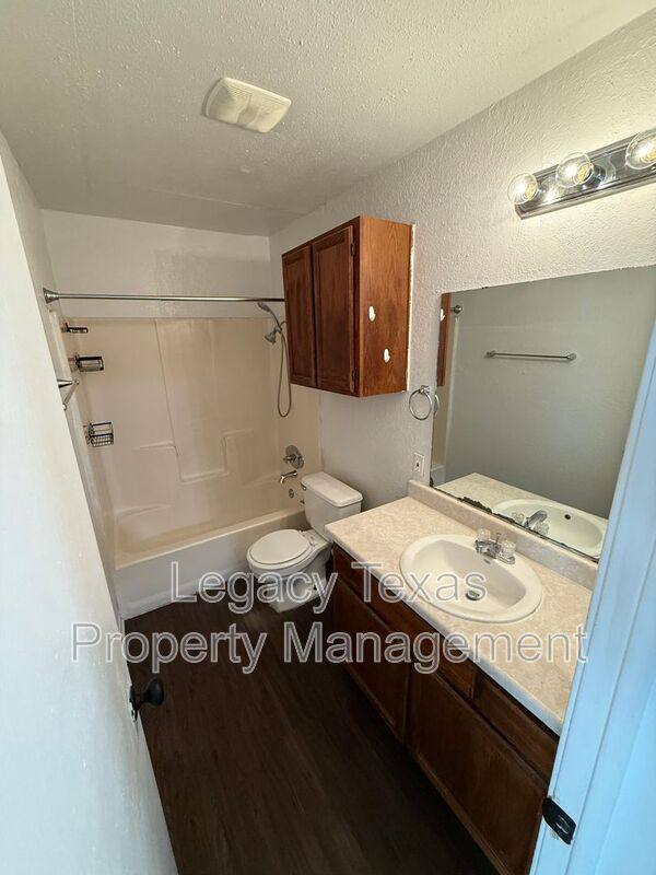 Apartment for rent at 1715 Short St #D, Cleburne, TX 76033