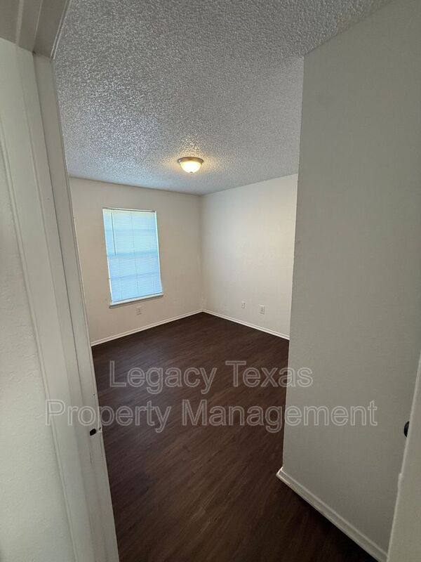 Apartment for rent at 1715 Short St #D, Cleburne, TX 76033