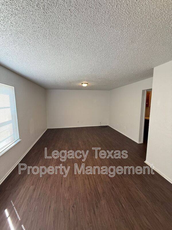 Apartment for rent at 1715 Short St #D, Cleburne, TX 76033