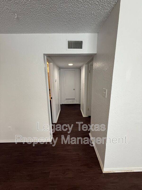 Apartment for rent at 1715 Short St #D, Cleburne, TX 76033