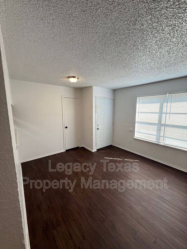 Apartment for rent at 1715 Short St #D, Cleburne, TX 76033