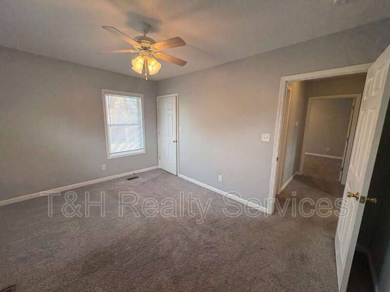 Apartment for rent at 409 W Washington St, Muncie, IN 47305