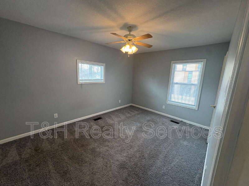 Apartment for rent at 409 W Washington St, Muncie, IN 47305