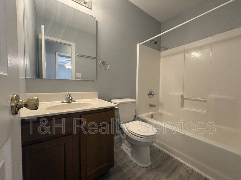 Apartment for rent at 409 W Washington St, Muncie, IN 47305