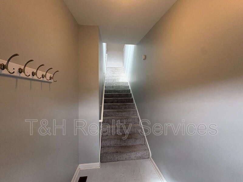 Apartment for rent at 409 W Washington St, Muncie, IN 47305