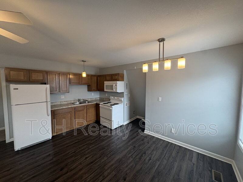 Apartment for rent at 409 W Washington St, Muncie, IN 47305