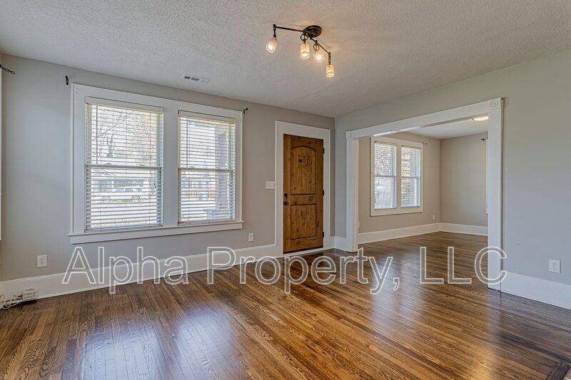 House for rent at 12 E Blue Ridge Dr, Greenville, SC 29609