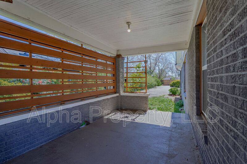 House for rent at 12 E Blue Ridge Dr, Greenville, SC 29609