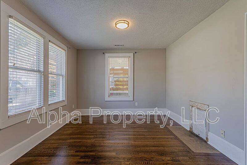 House for rent at 12 E Blue Ridge Dr, Greenville, SC 29609