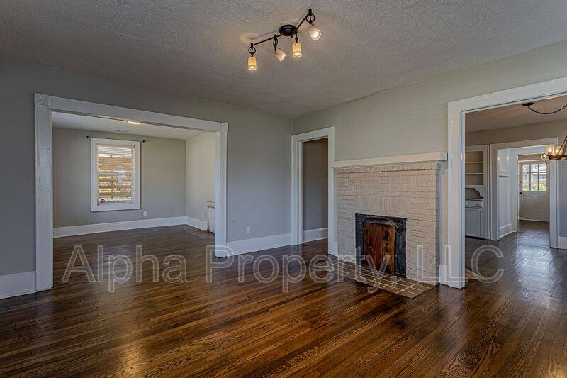 House for rent at 12 E Blue Ridge Dr, Greenville, SC 29609