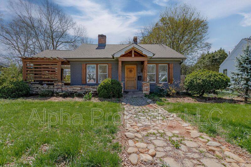 House for rent at 12 E Blue Ridge Dr, Greenville, SC 29609