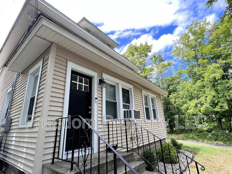 Apartment for rent at 18 Canal St, Southington, CT 06489