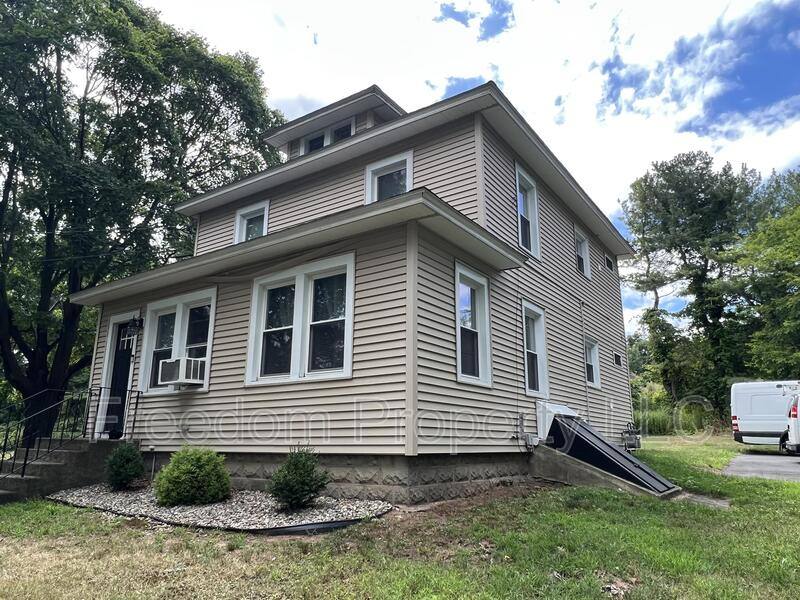 Apartment for rent at 18 Canal St, Southington, CT 06489