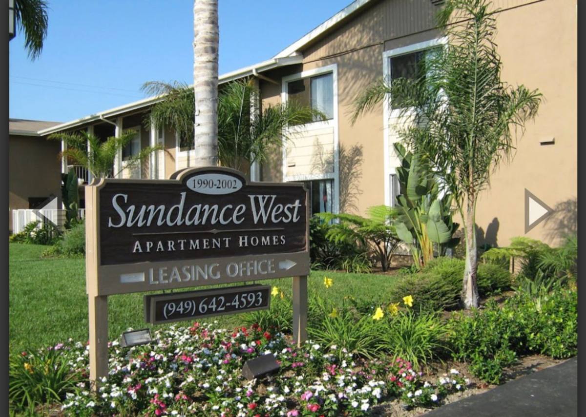 Apartment for rent at 1990-2002 Maple Ave, Costa Mesa, CA 92627