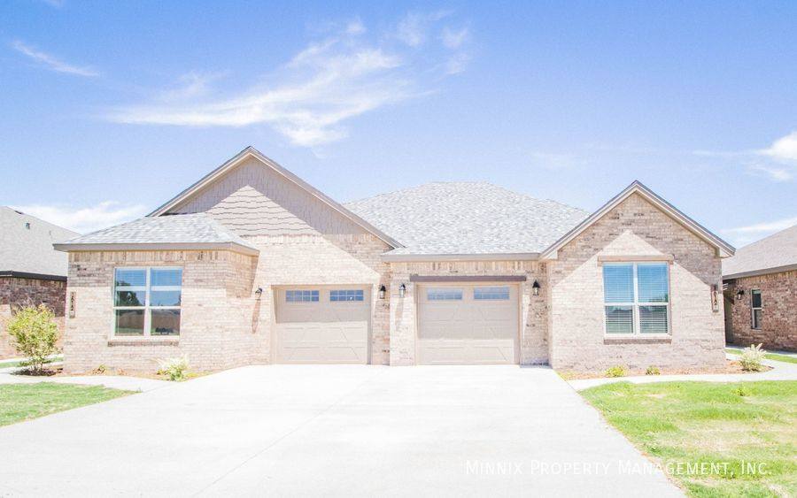 Townhouse for rent at 1607 102nd St #B, Lubbock, TX 79423