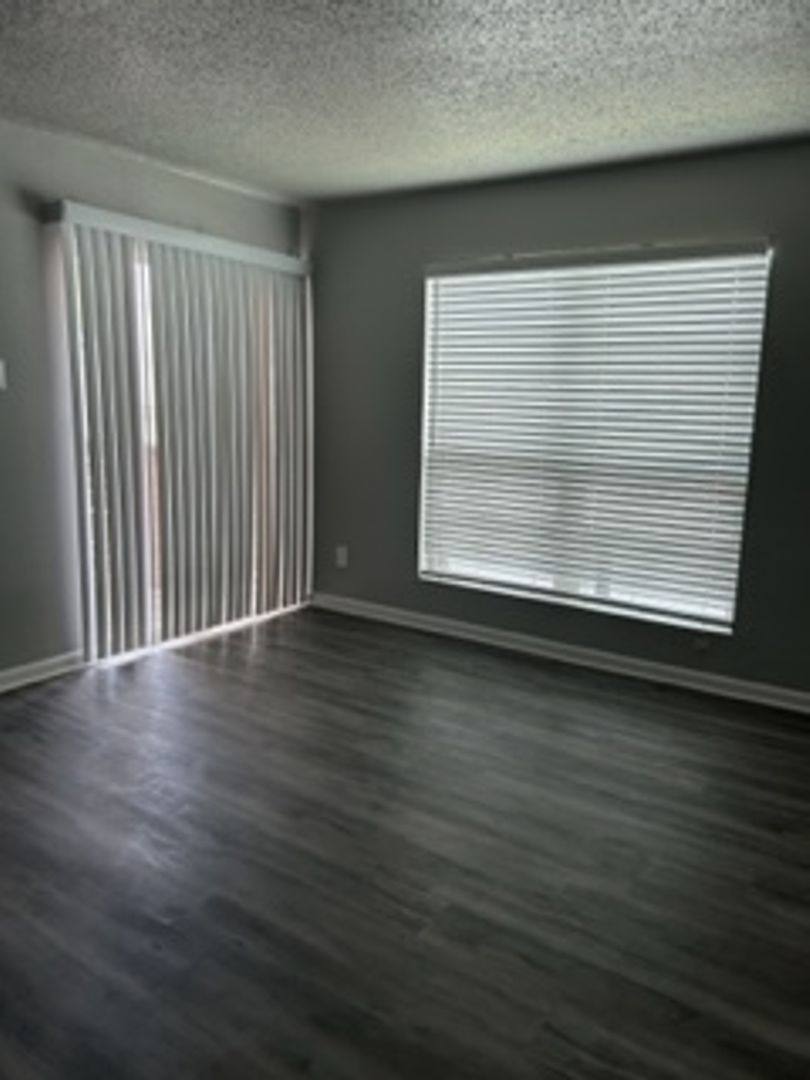 Apartment for rent at 3149 W Walnut Hill Lane, Irving, TX 75038