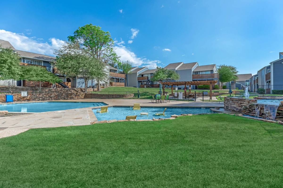 Apartment for rent at 3149 W Walnut Hill Lane, Irving, TX 75038