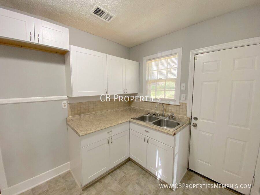 House for rent at 722 Lydgate Rd, Memphis, TN 38116