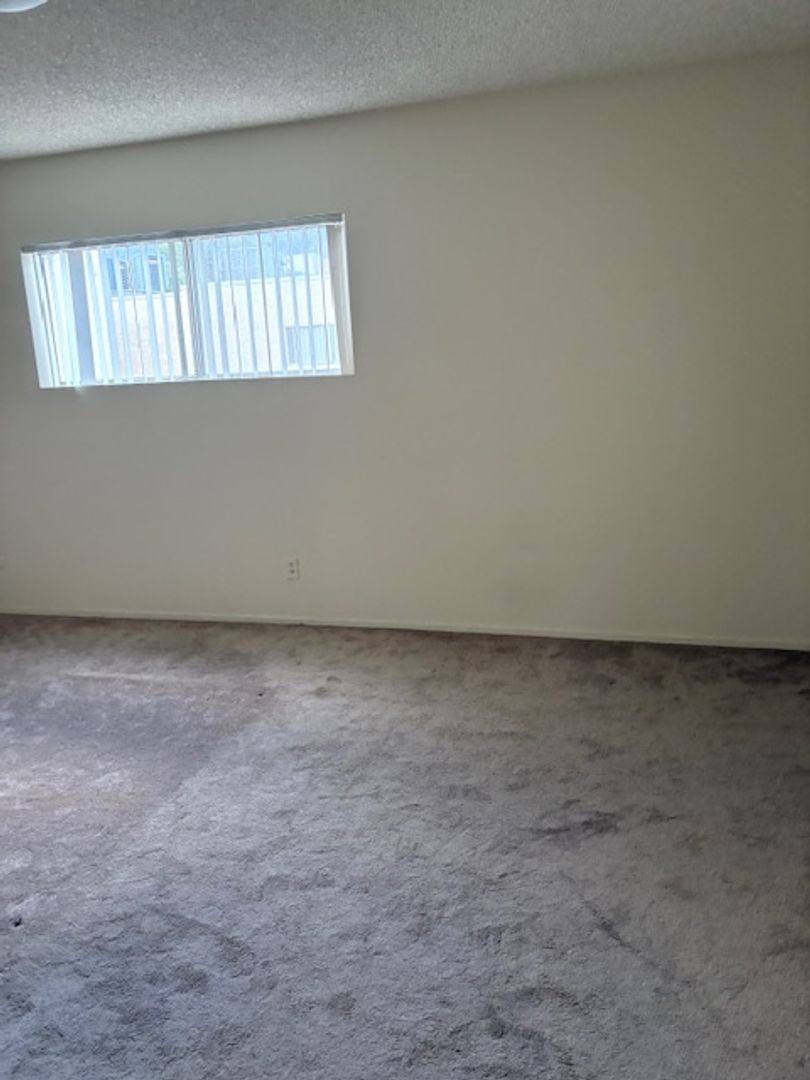 Apartment for rent at 1022-1026 Thompson Ave, Glendale, CA 91201