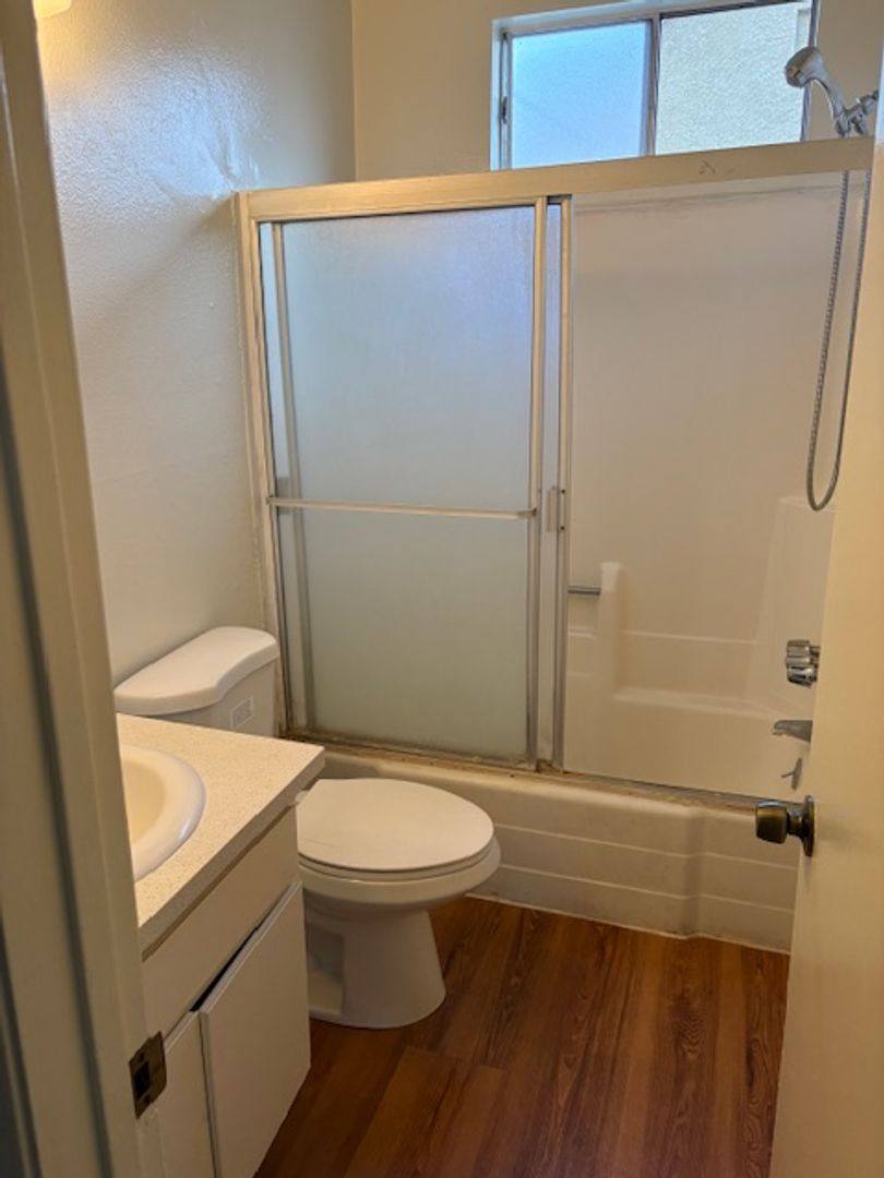 Apartment for rent at 1022-1026 Thompson Ave, Glendale, CA 91201