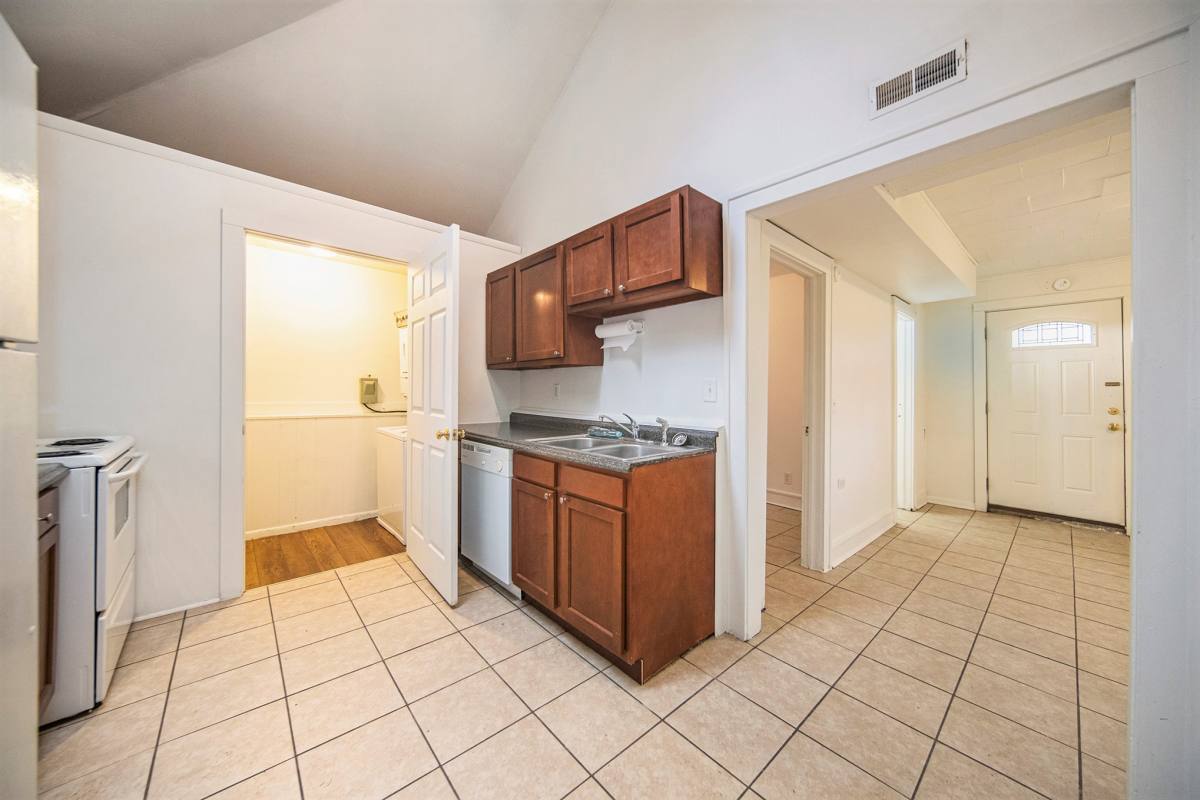 Apartment for rent at 401 Pauline #COTTAGE, Ann Arbor, MI 48104
