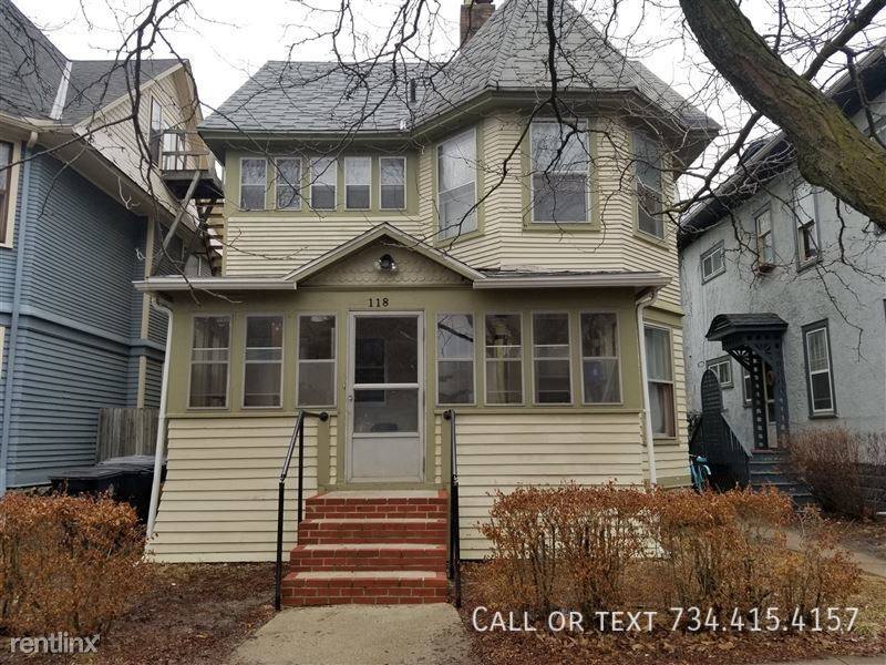 Apartment for rent at 118 N State St, Ann Arbor, MI 48104