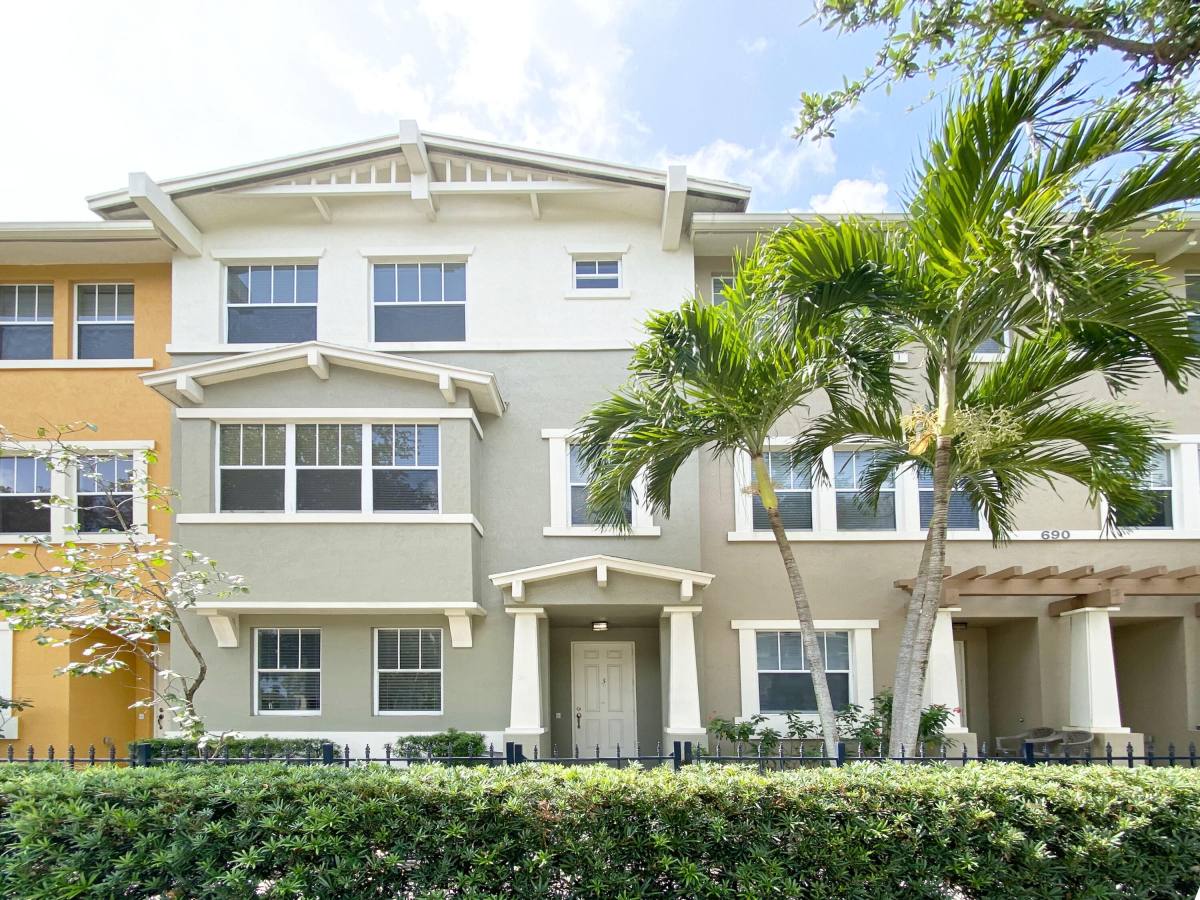 Apartment for rent at 690 Amador Lane #690-3, West Palm Beach, FL 33401