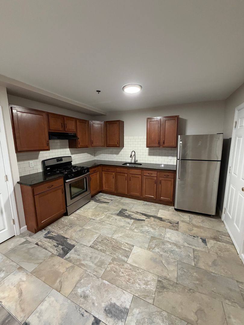 Apartment for rent at 144 Stevens St, Lowell, MA 01851