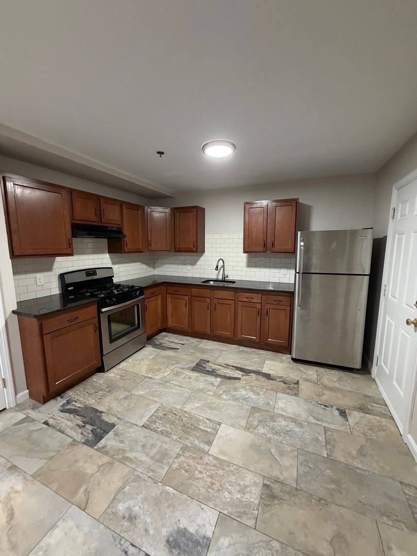 Apartment for rent at 144 Stevens St, Lowell, MA 01851