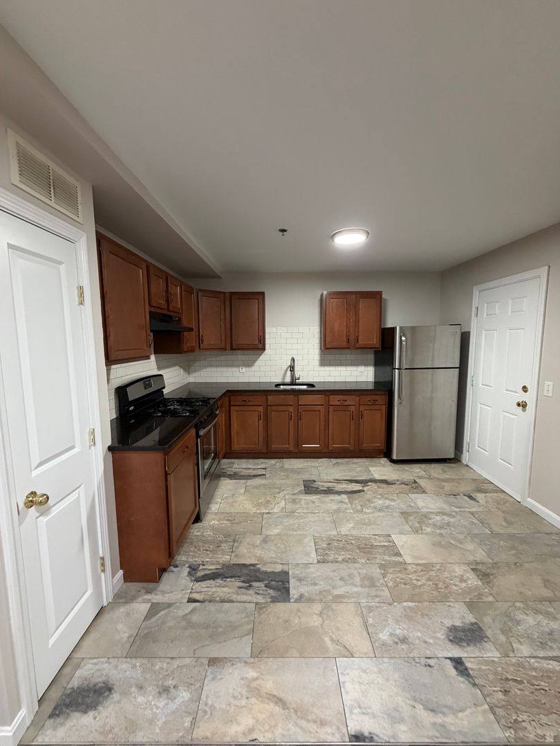 Apartment for rent at 144 Stevens St, Lowell, MA 01851