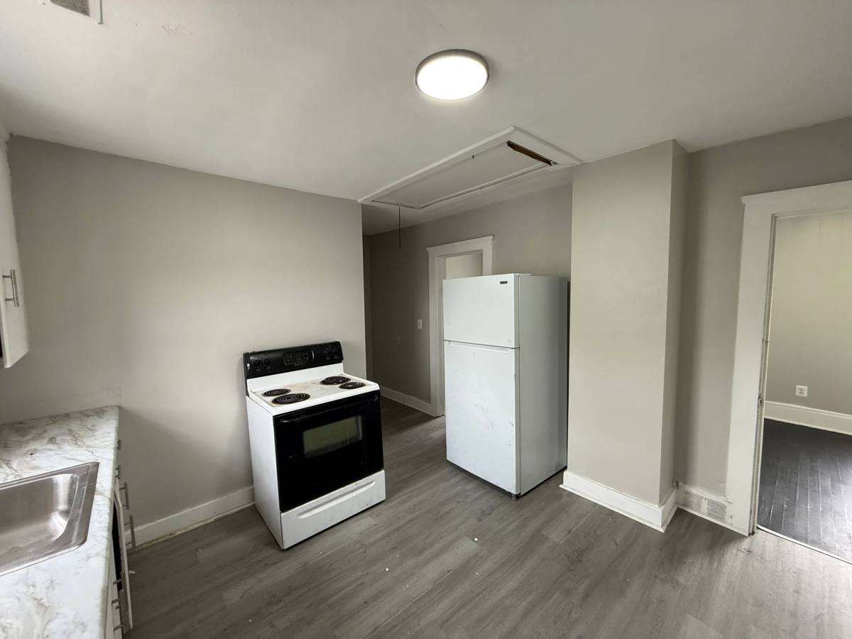 Apartment for rent at 1421 Long Ave, Lorain, OH 44052
