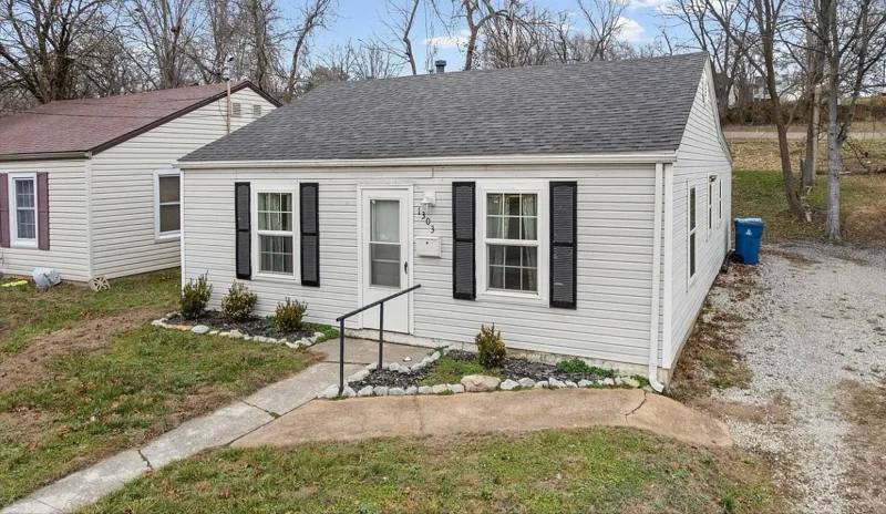 House for rent at 1303 E Elm St, Jefferson City, MO 65101