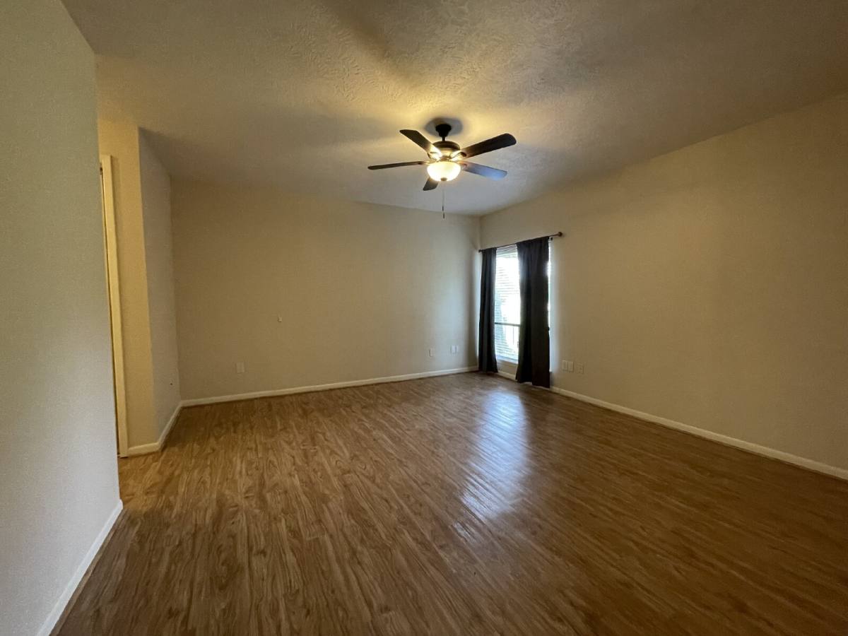 Townhouse for rent at 12 Hallmark Dr, Conroe, TX 77304