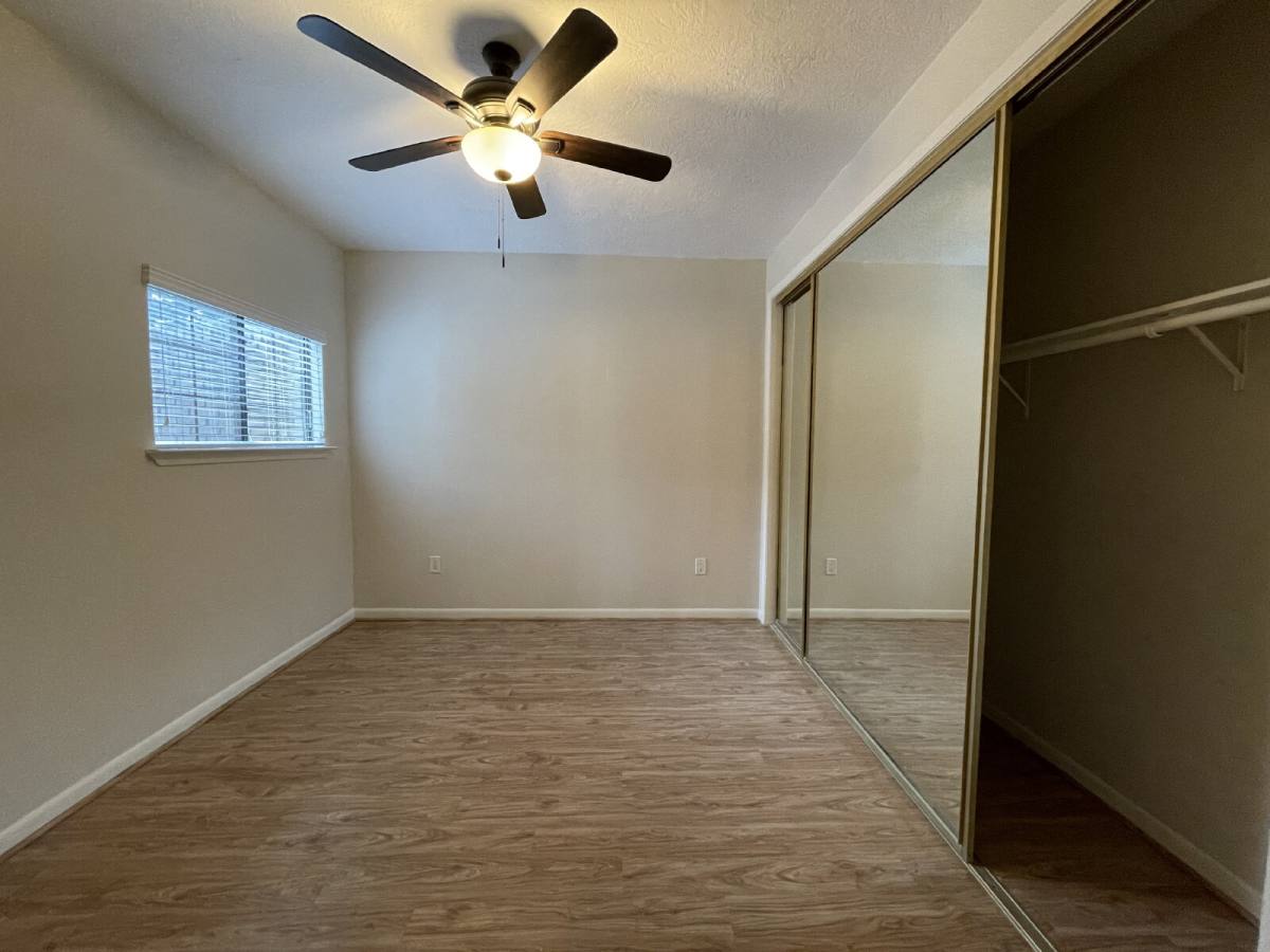 Townhouse for rent at 12 Hallmark Dr, Conroe, TX 77304