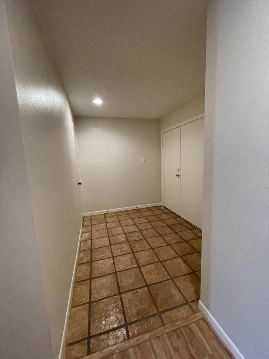 Townhouse for rent at 12 Hallmark Dr, Conroe, TX 77304